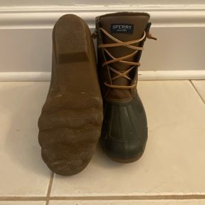 Sperry boots worn 2 times so comfortable